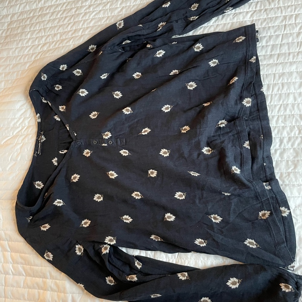 ABERCROMBIE AND FITCH floral top